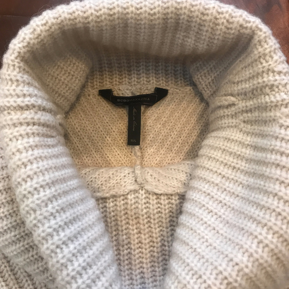 BCBGMaxAzria oversize wool blend sweater - Picture 2 of 8